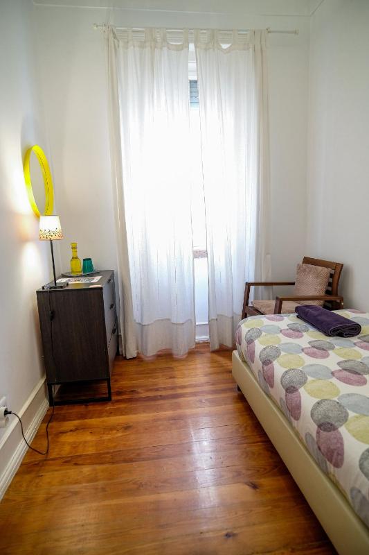 Single Room with Shared Shower and Toilet image 3