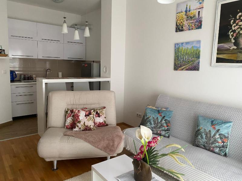 Alexandra apartment - image 11