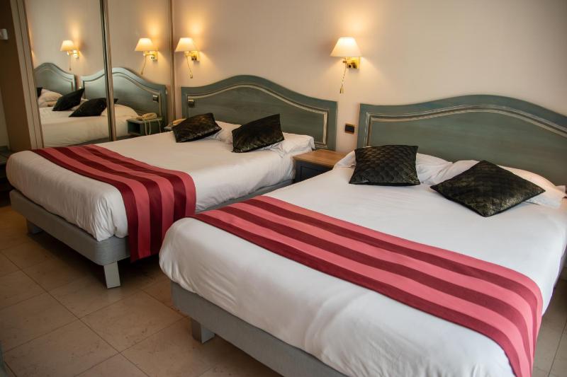Quadruple Room image 1
