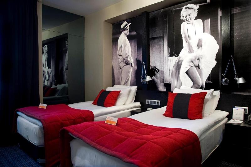 Standard Double or Twin Room image 4