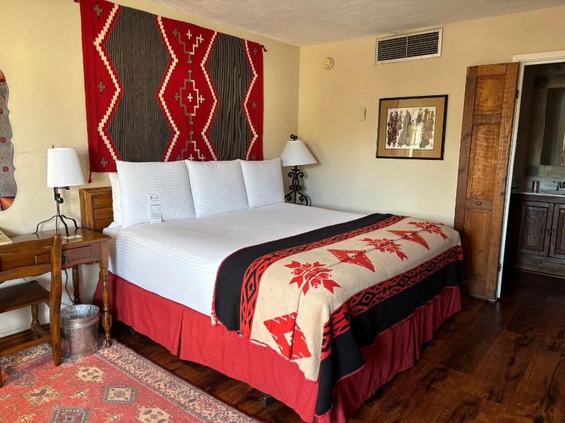 King Room image 2