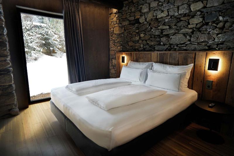 Junior Suite image 1