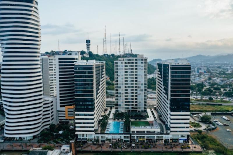 Depa Bellini vista a la ciudad Puerto Santa Ana - image 10