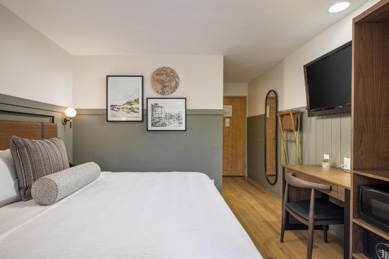 King Room image 2