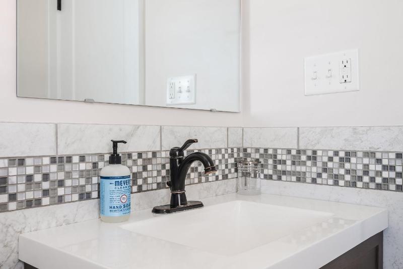 Adorable Broad Ripple Duplex - image 2