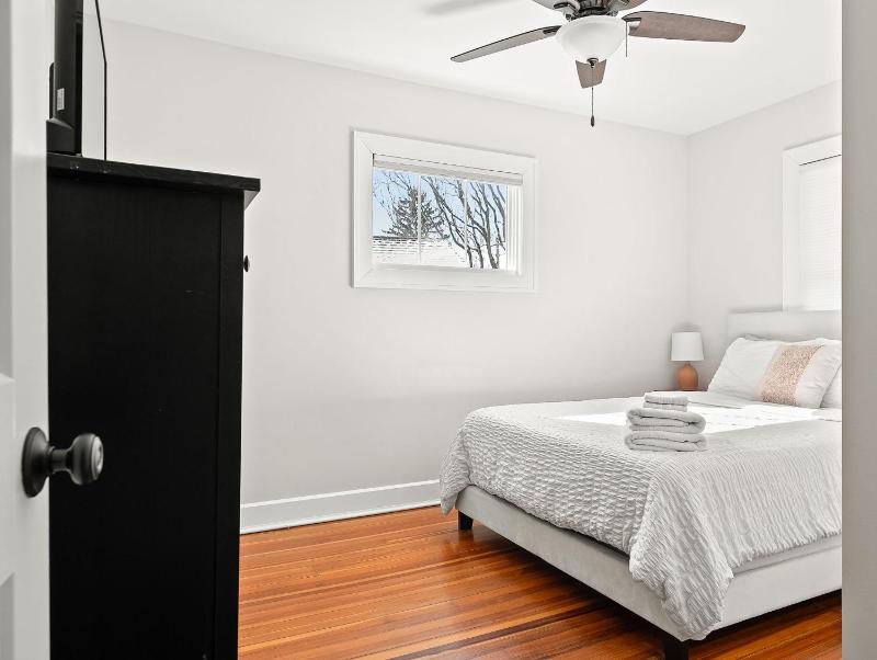Adorable Broad Ripple Duplex - image 4