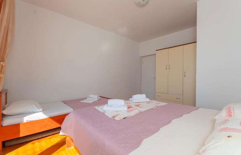 Apartment Karlo - image 39