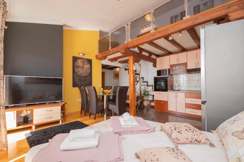 Apartment Karlo - image 30