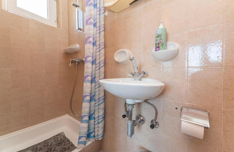 Apartment Karlo - image 11