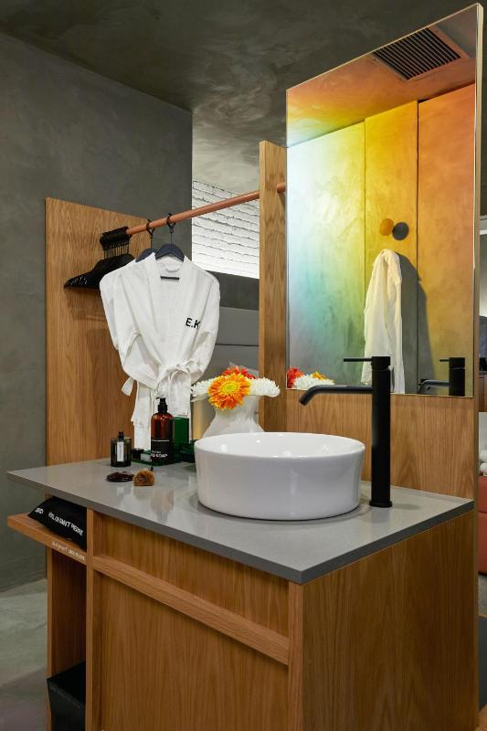 David Hotel - image 12