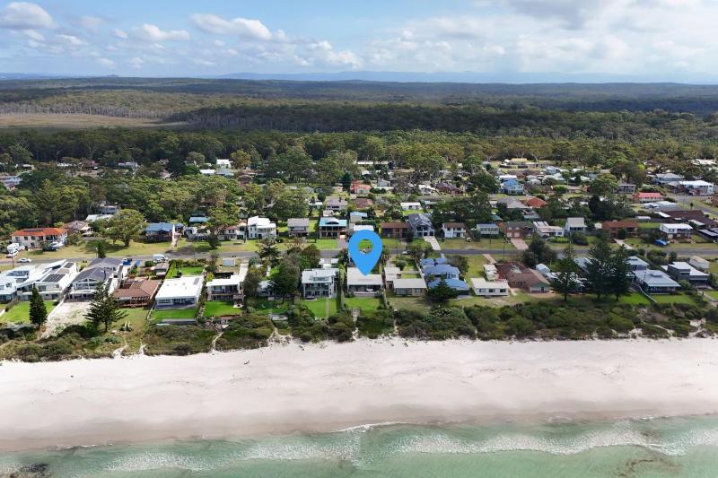Azure Absolute Beachfront I Pet Friendly - image 24