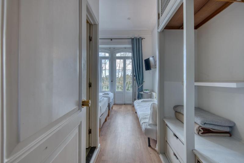 Twin or Triple Room image 3