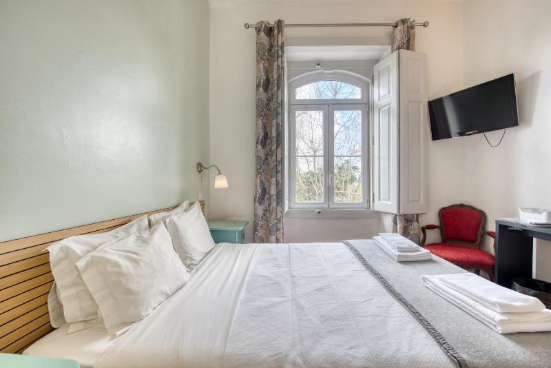 Standard Double Room image 3