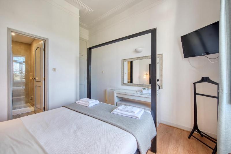 Superior Double Room image 4