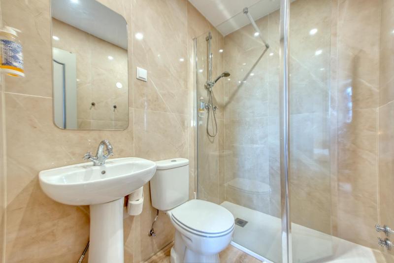 Superior Double Room image 3
