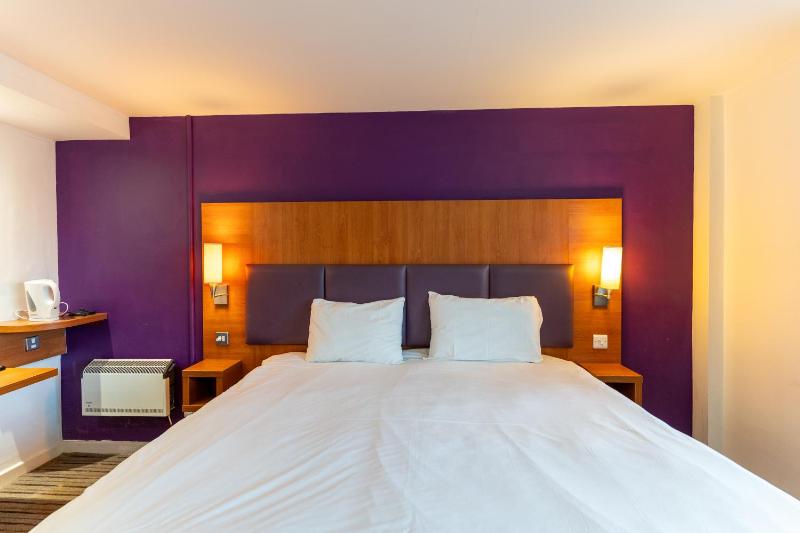 Standard Double Room image 4
