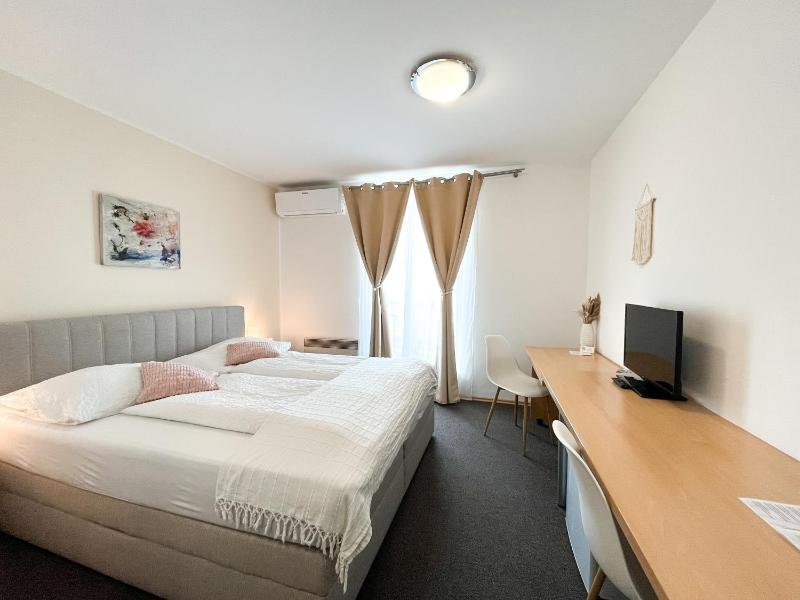 King Room image 1