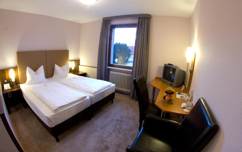 Single Room image 3