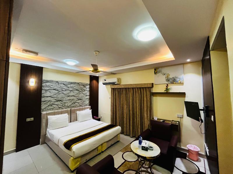 Deluxe Double Room image 3