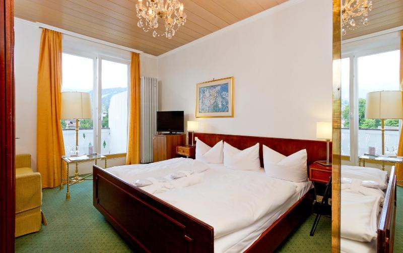 Double Room with Garden View image 2