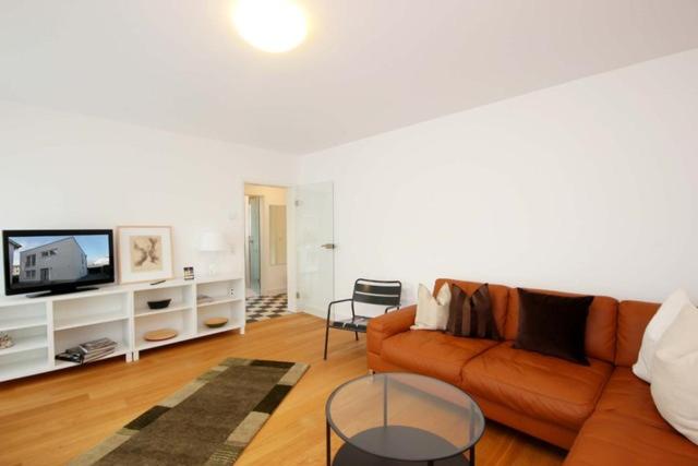 Two-Bedroom Apartment 206RB1 image 2
