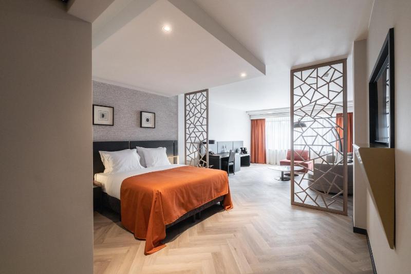 Junior Suite City View image 1