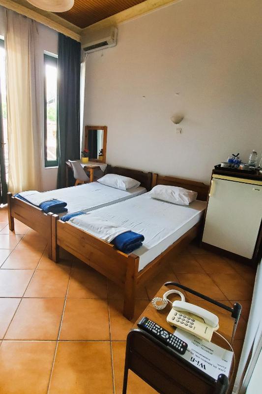 Double or Twin Room image 3