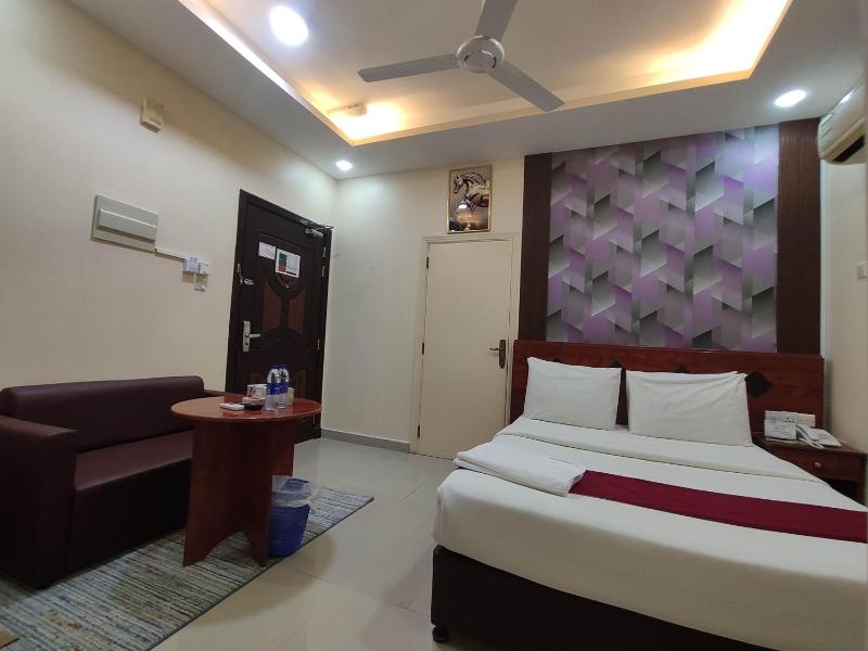 Family Room image 2