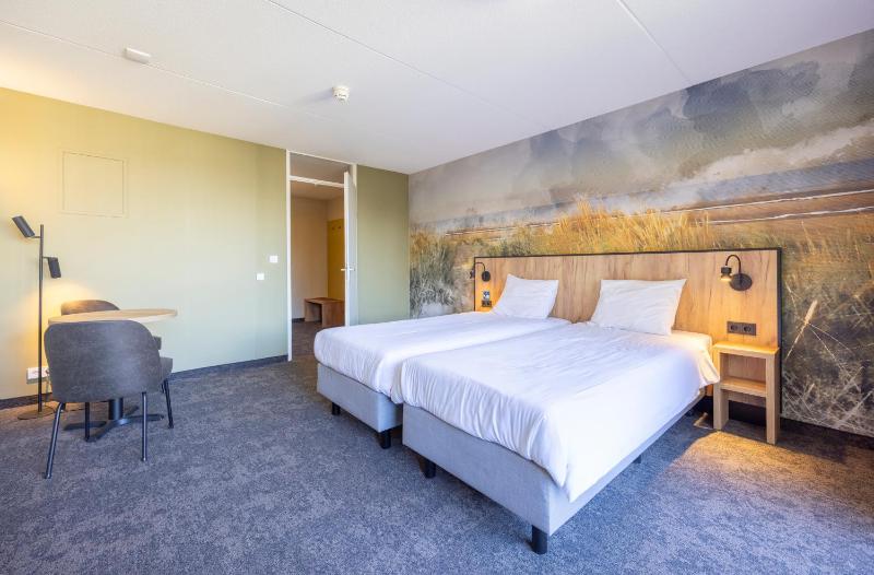 Deluxe Double Room image 3