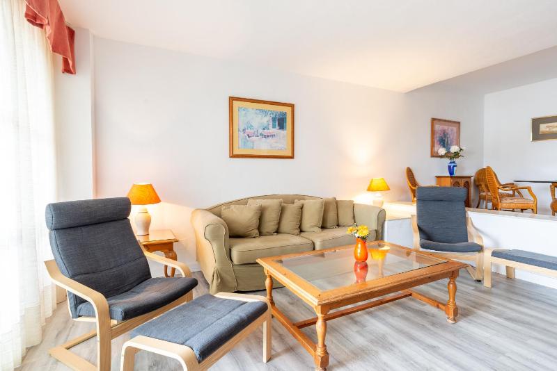 Apartment with Lake View image 4