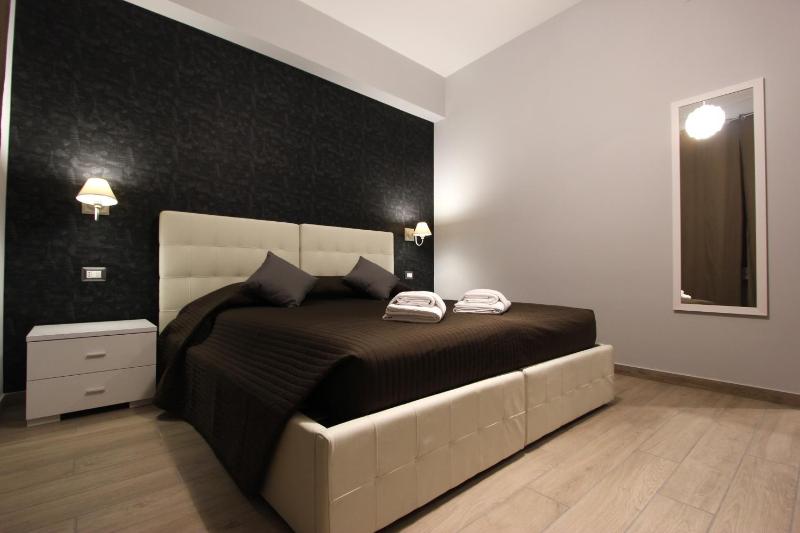 Deluxe Double or Twin Room image 4