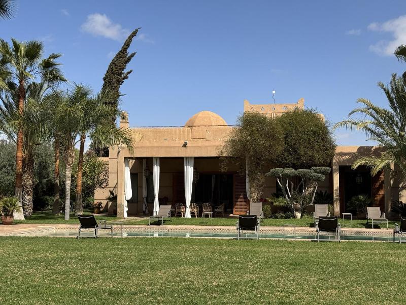 Villa Hilin - Piscine chauffée et hammam privé proche des golfs et du centre ville - image 1