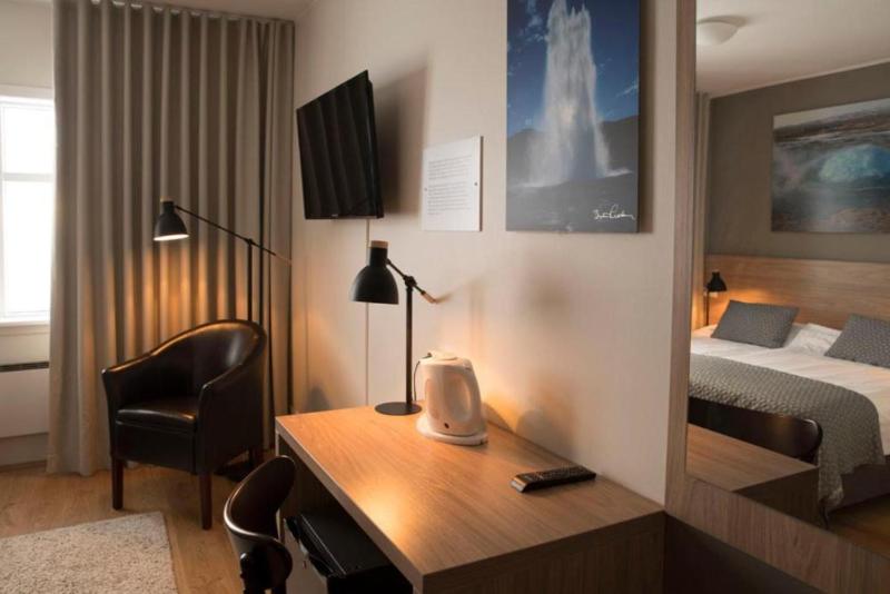 Double or Twin Room image 2