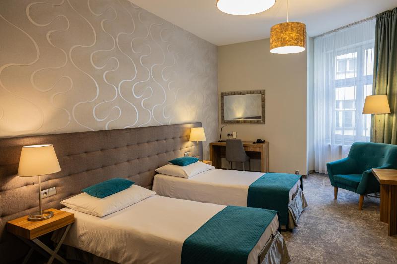 Deluxe Room 2 Single Beds image 1