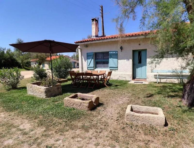 Charmante maison en Camargue avec piscine partagée - image 13