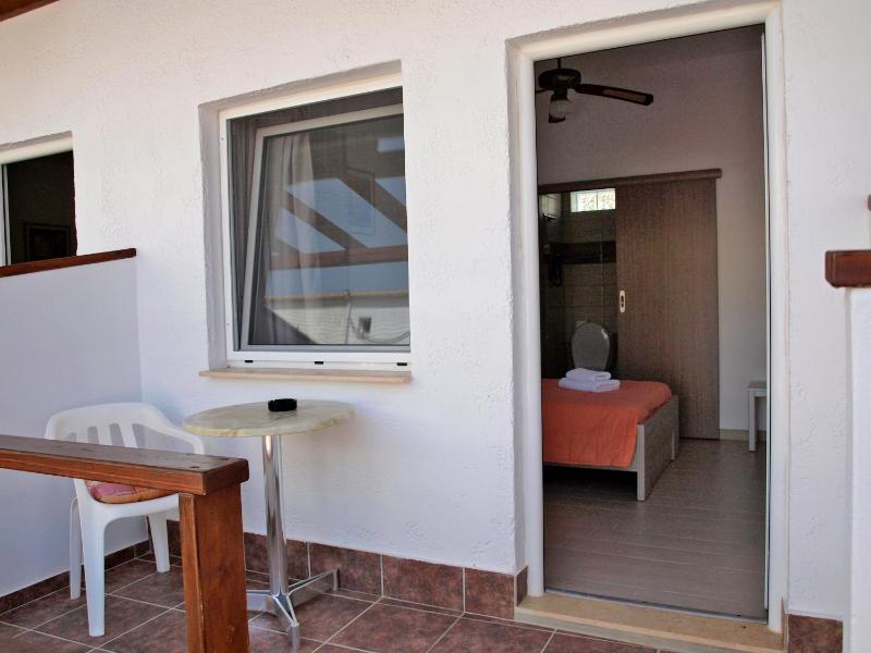 Single Room with Sea View image 3