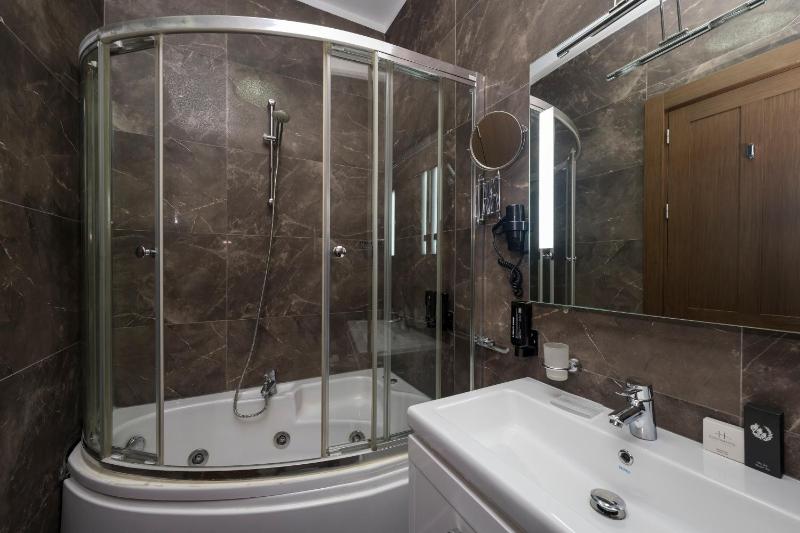 Queen Room with Sea View image 2