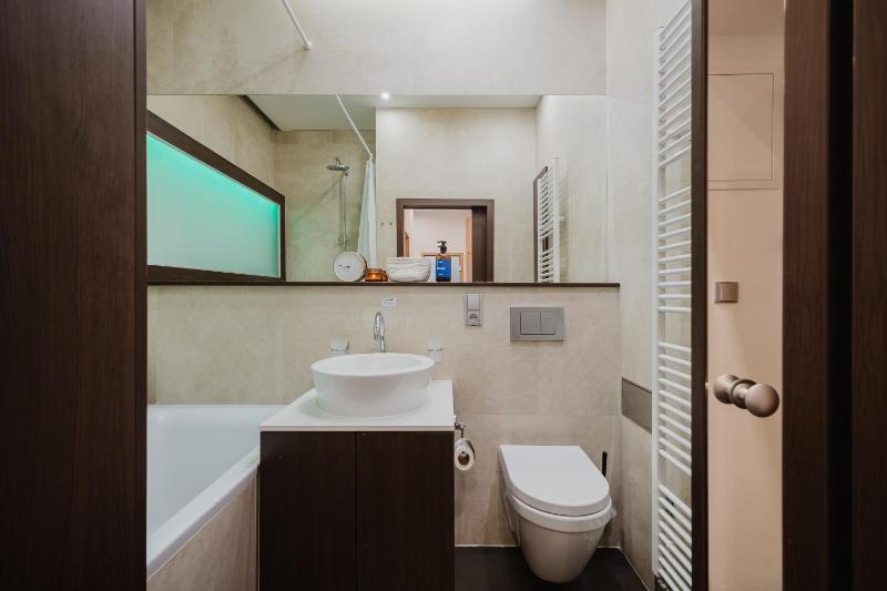 Prague Days - Open-plan Apartment with Smart TV in Žižkov - image 4