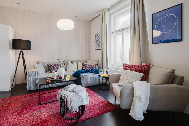 One-Bedroom Apartment image 3