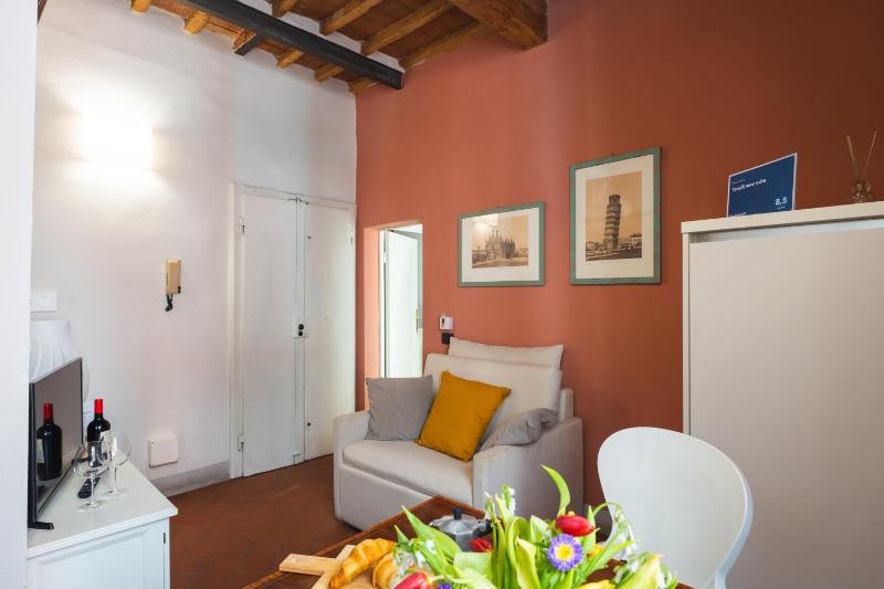 One-Bedroom Apartment image 2