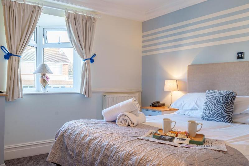 Standard Double Room image 3