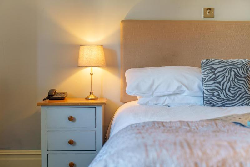 Standard Double Room image 4