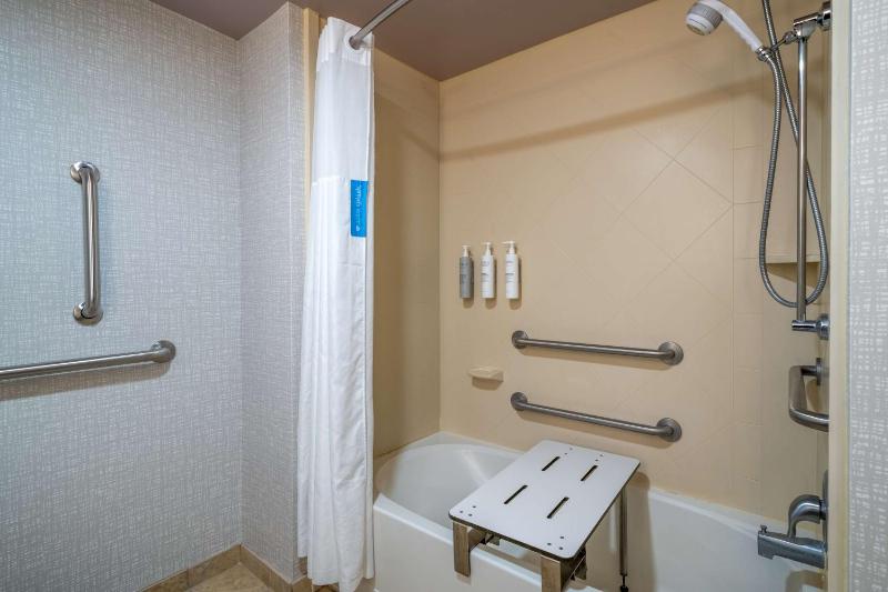 King Room with Accessible Tub - Mobility and Hearing Access/Non-Smoking image 2