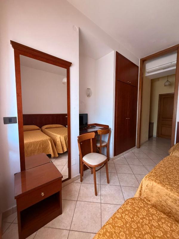 Triple Room image 3