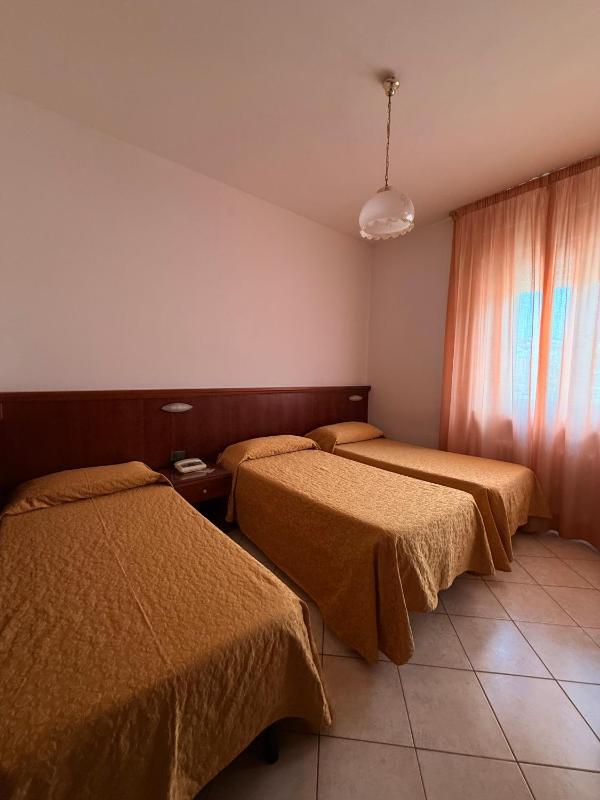 Triple Room image 4