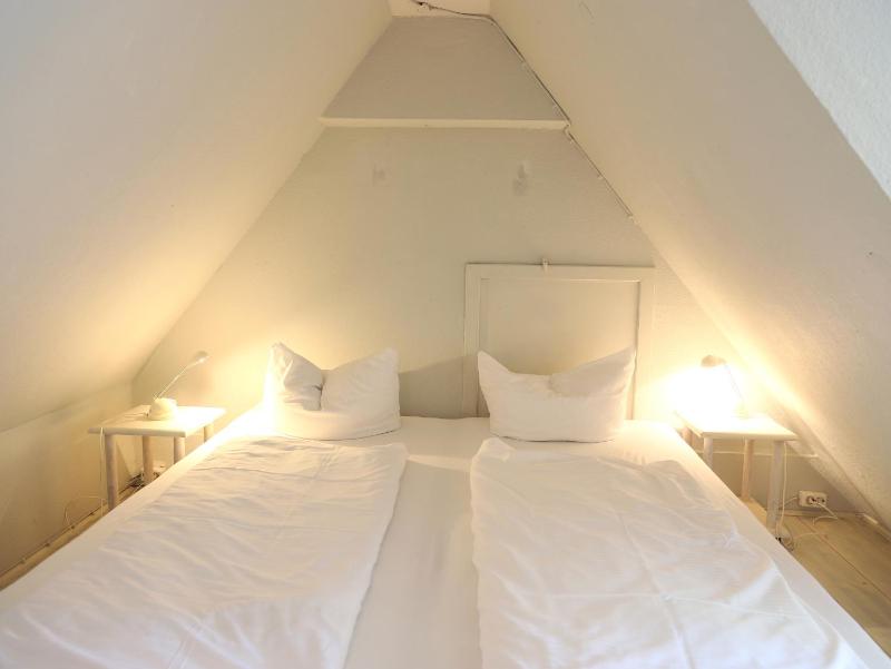 Gemütliche Friesenhaushälfte unter Reet über 3 Etagen mit ca. 90 qm. - image 15