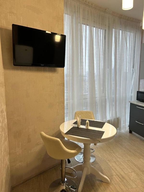 One-Bedroom Premium Apartment image 1