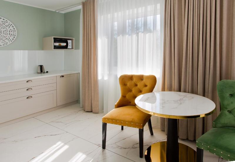 Deluxe Double Room image 2