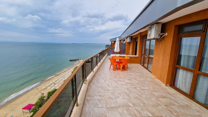 Family Room with Sea View (2 bedrooms and 2 bathrooms) image 2
