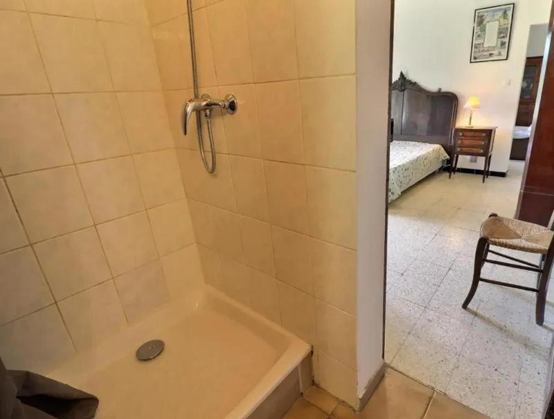 Charmante maison en Camargue avec piscine partagée - image 11